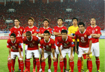 足球国足热身赛表现积极，主帅称进步肉眼可见