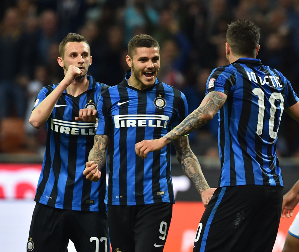 莱奥一剑封喉，AC米兰1-0复仇拉齐奥，登顶意甲积分榜坐山观虎斗