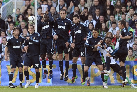 萨拉赫的愤怒言论引发争议：利物浦内部危机还是个人情绪爆发？